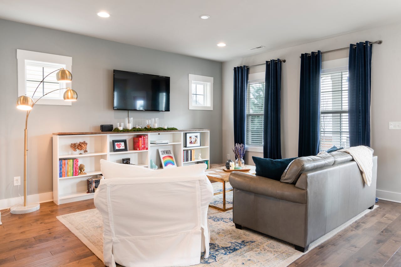 Interior repaint with crisp, clean lines
